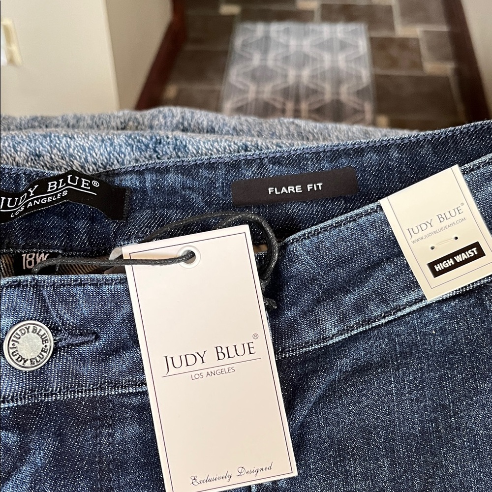 Judy Blue Dark Blue High-Rise Wide Flare Jeans with Patch Pockets NWT - Picture 2 of 7